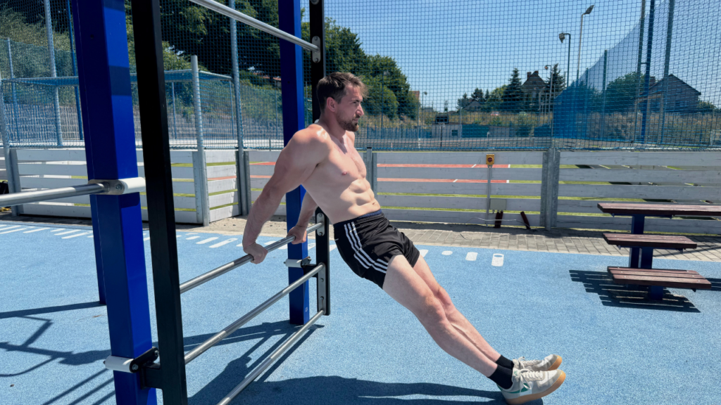 Bench dip (Tricepsový klik)