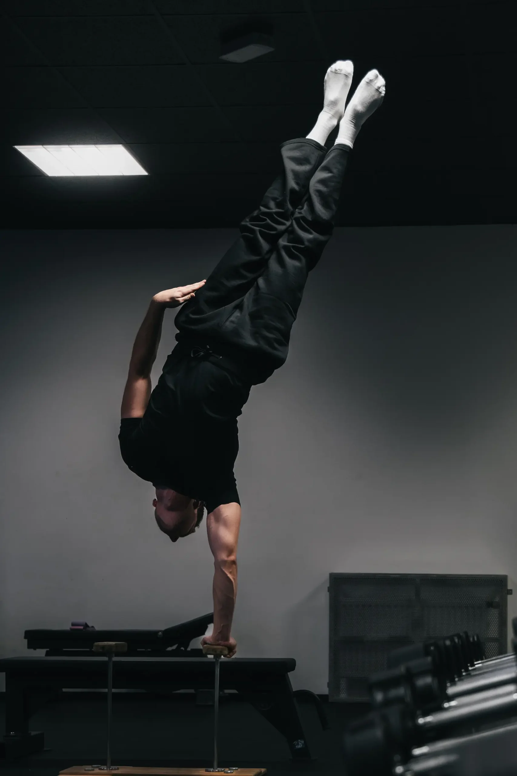 One arm handstand